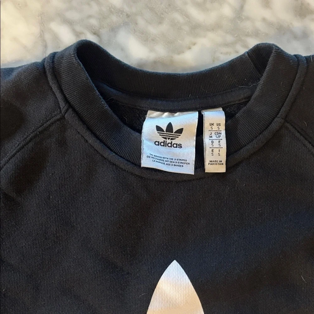 Adidas Men's black Crewneck Sweater size small